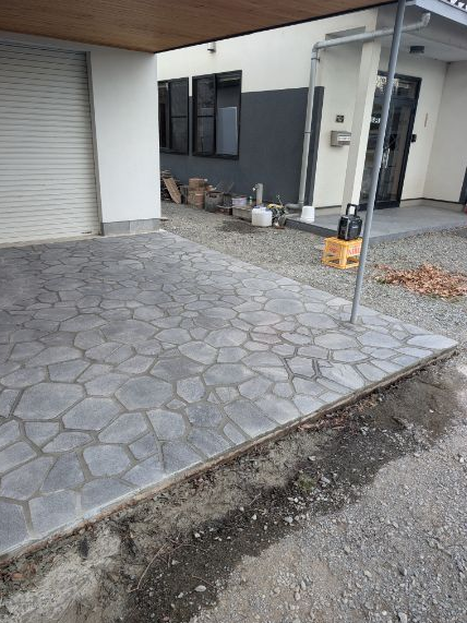 🏠伊勢崎市｜天然石の乱張り外構工事✨